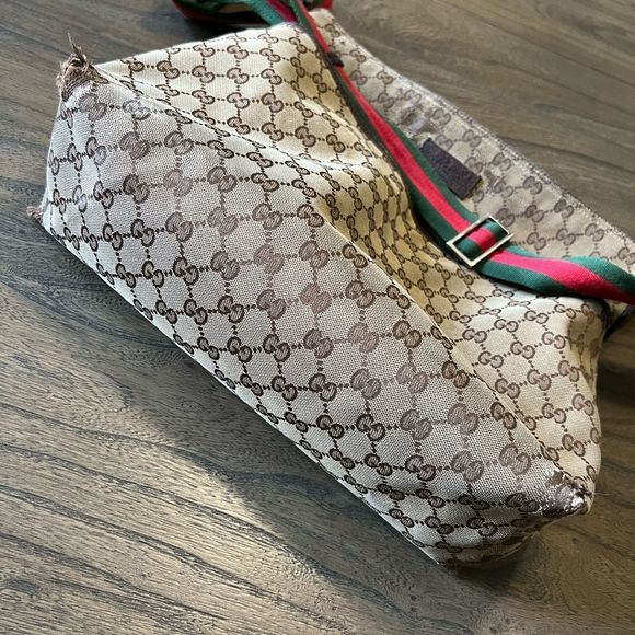 Authentic Gucci Crossbody🪷 - Picture 10 of 12